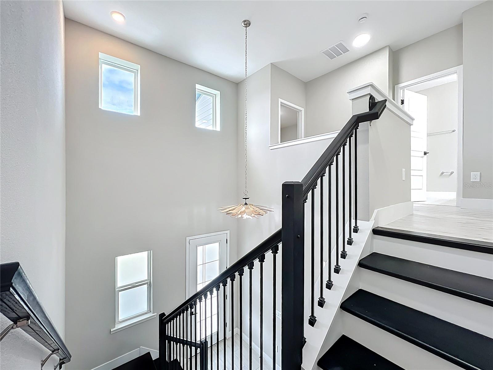 Image 33 of 95 For 14334 Braemar Street