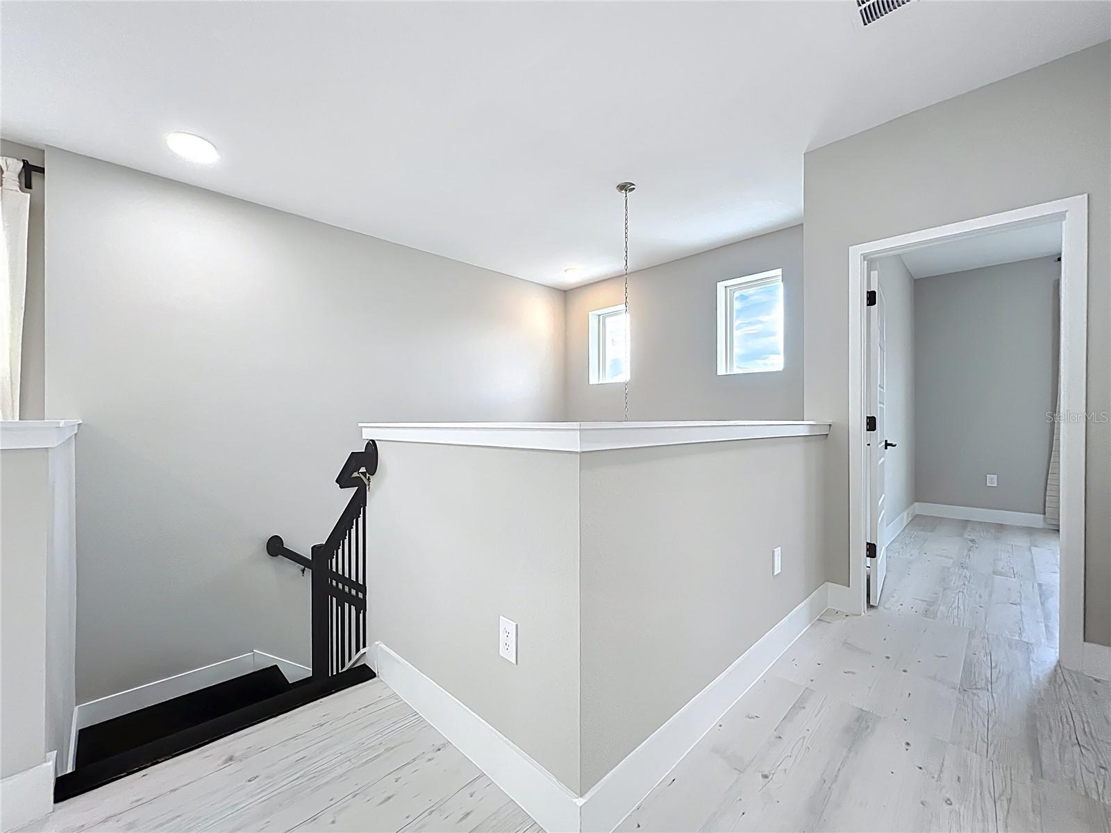 Image 34 of 95 For 14334 Braemar Street