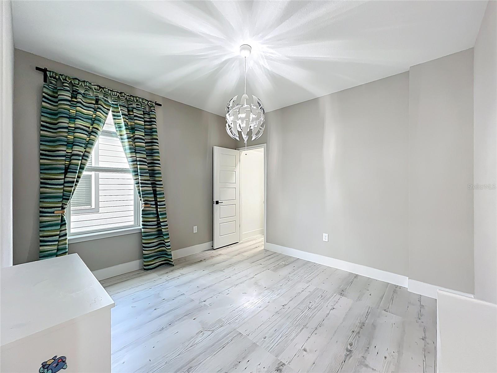 Image 36 of 95 For 14334 Braemar Street