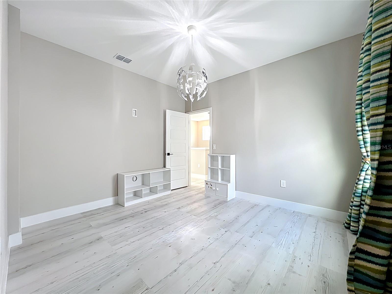 Image 38 of 95 For 14334 Braemar Street