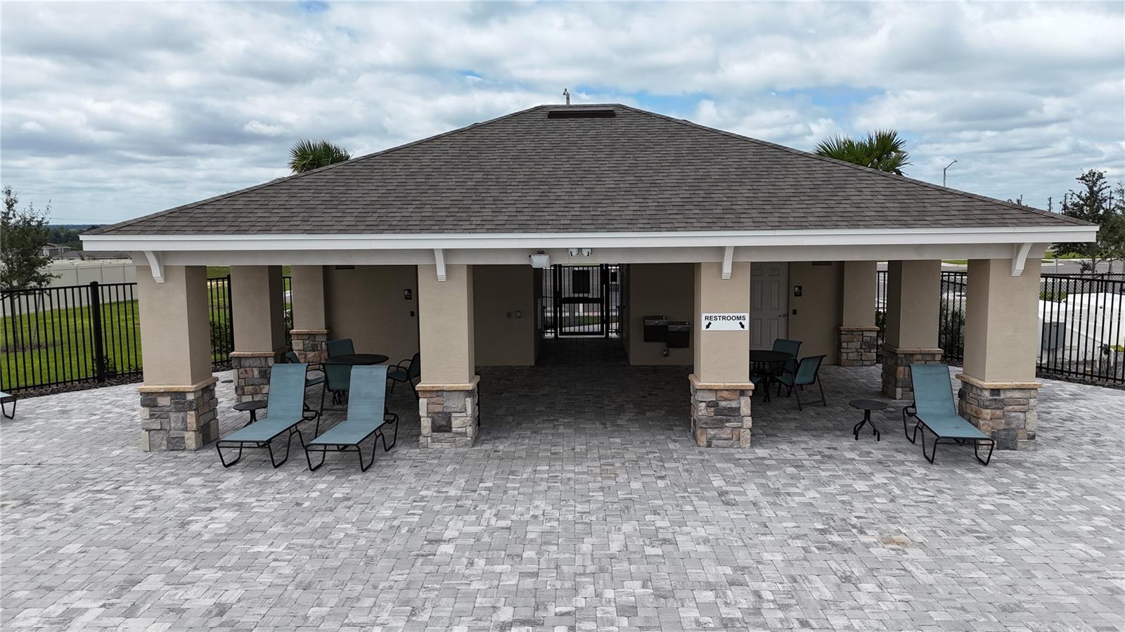 Image 32 of 33 For 4015 Gardenia Avenue