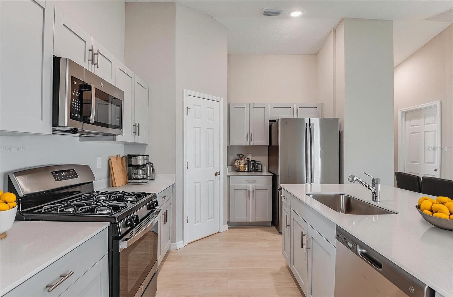 Image 8 of 33 For 4015 Gardenia Avenue