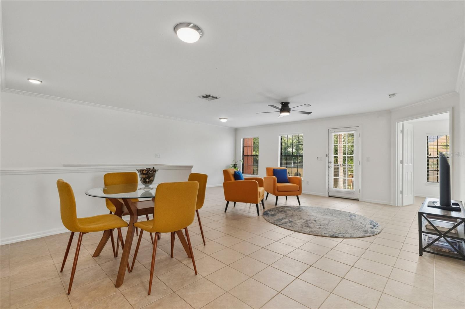 Image 13 of 45 For 1001 Via Capri Lane 201