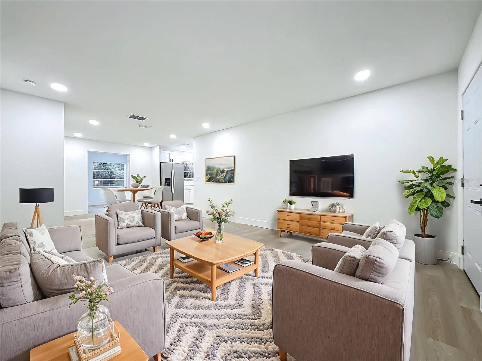 Image 11 of 55 For 1415 Smith Street