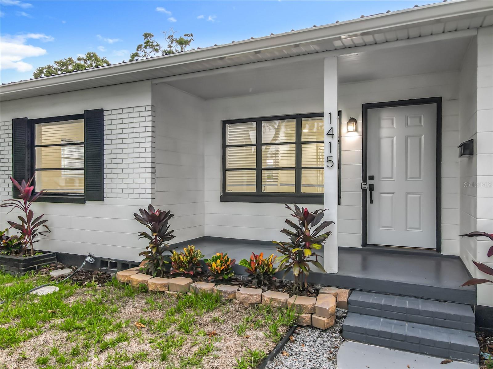 Image 8 of 55 For 1415 Smith Street