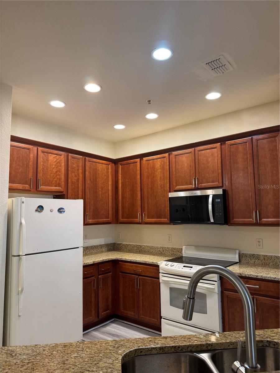 Image 18 of 31 For 3025 Greystone Loop 103