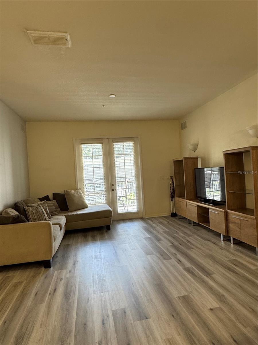 Image 8 of 31 For 3025 Greystone Loop 103