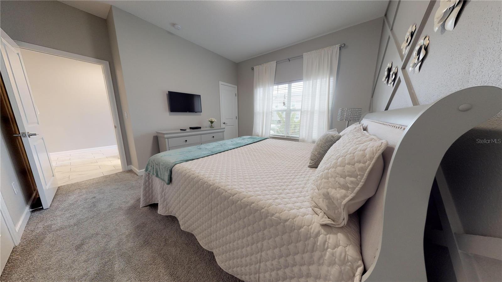 Image 34 of 52 For 4821 Lullaby Lane