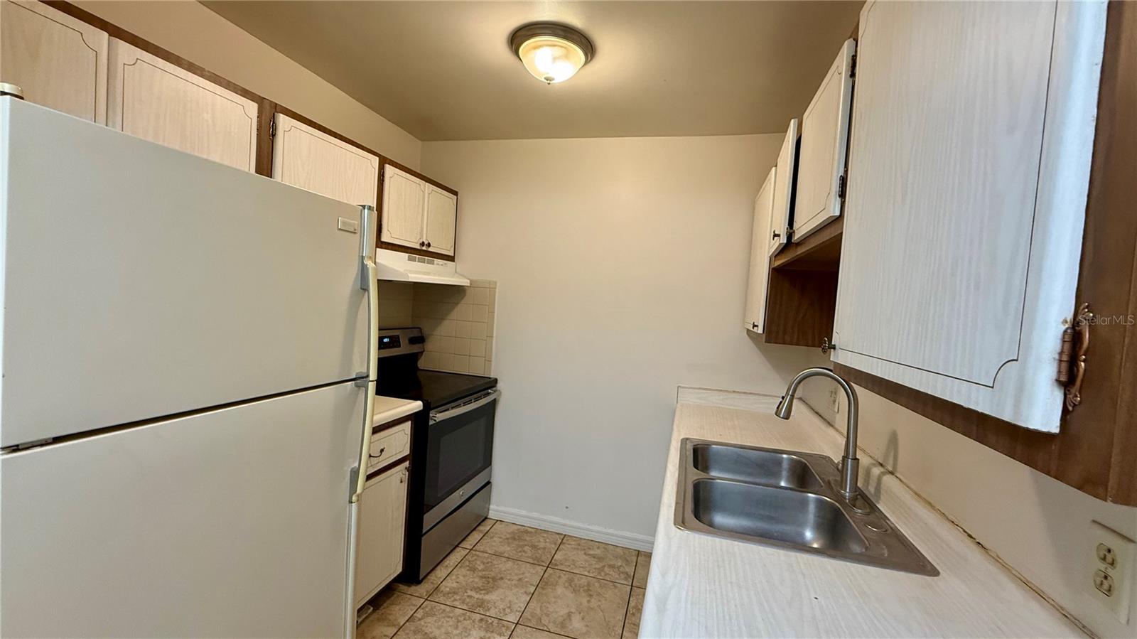 Image 5 of 7 For 107 Perkins Street 5