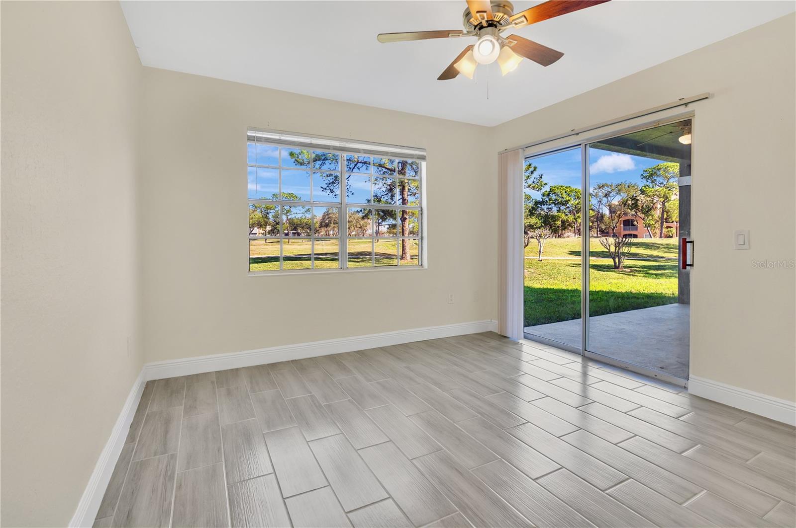 Image 15 of 31 For 13953 Fairway Island Drive 616