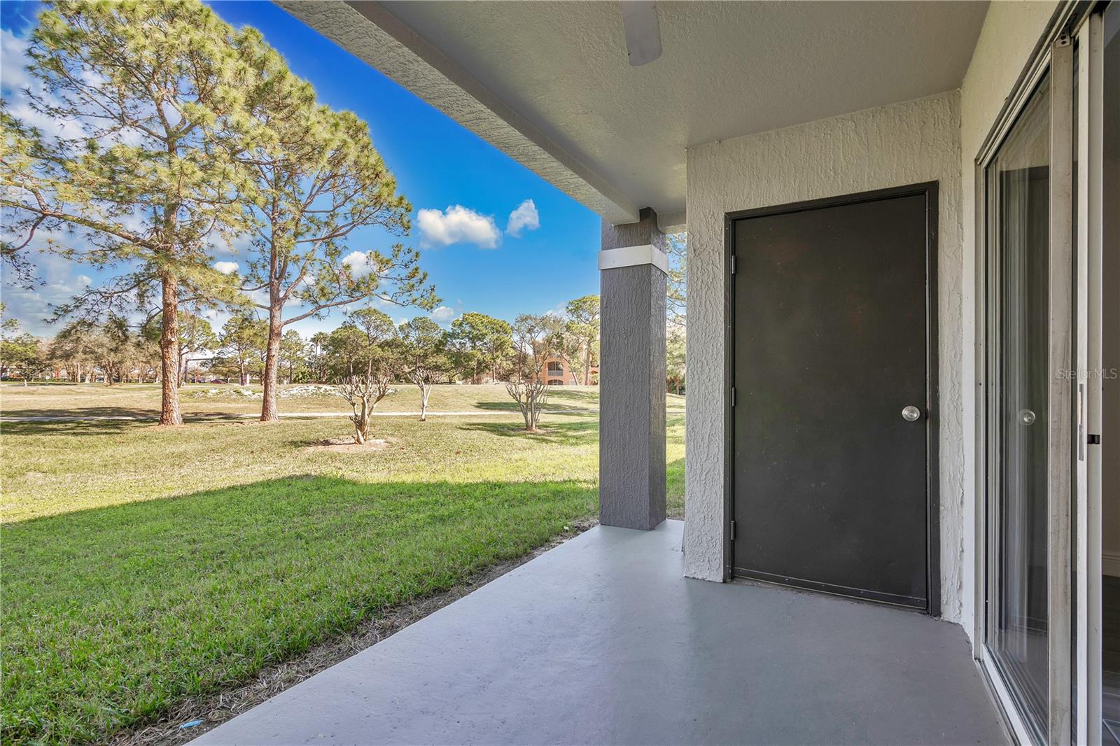 Image 25 of 31 For 13953 Fairway Island Drive 616