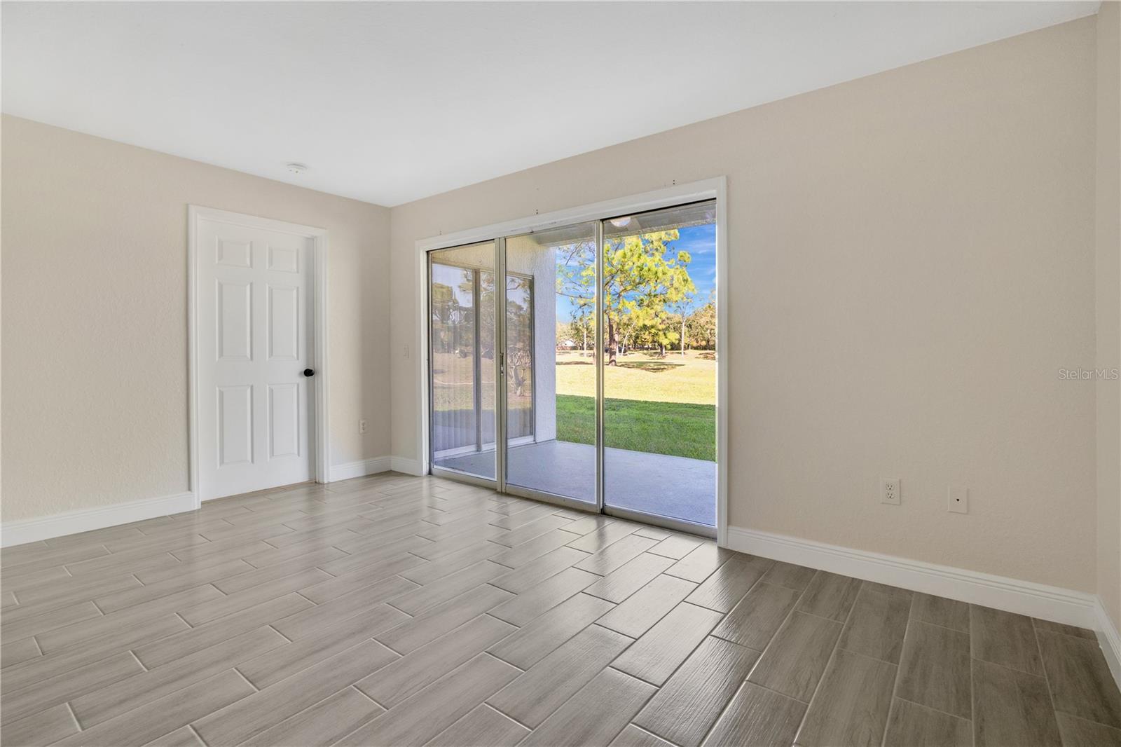 Image 5 of 31 For 13953 Fairway Island Drive 616