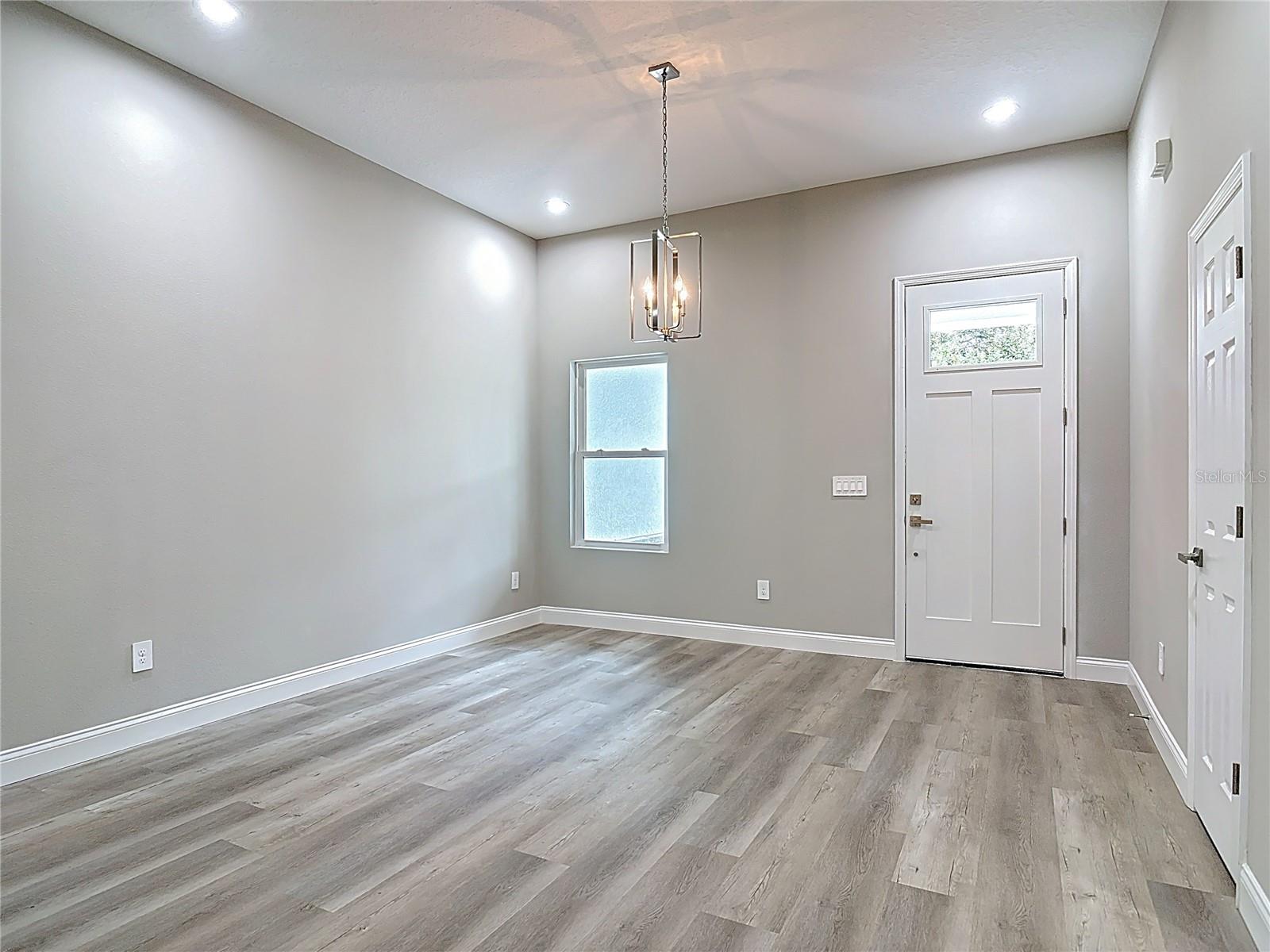 Image 10 of 54 For 905 Garfield Avenue
