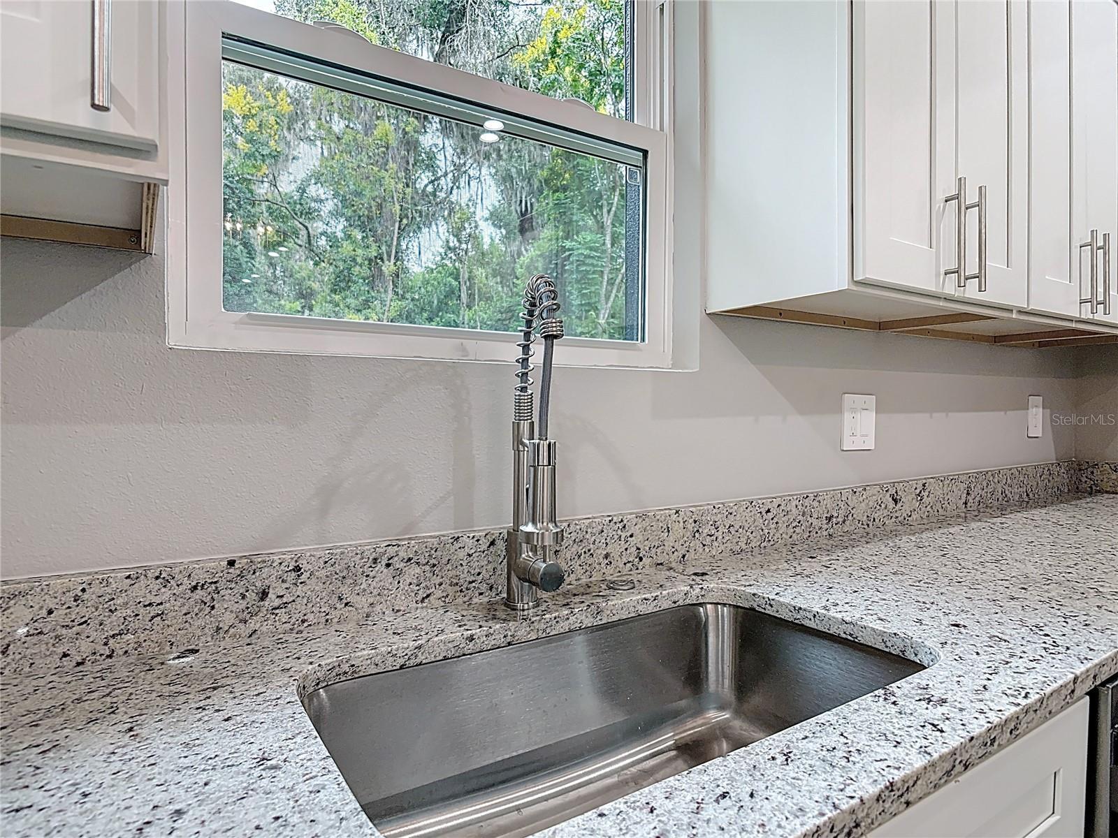 Image 20 of 54 For 905 Garfield Avenue