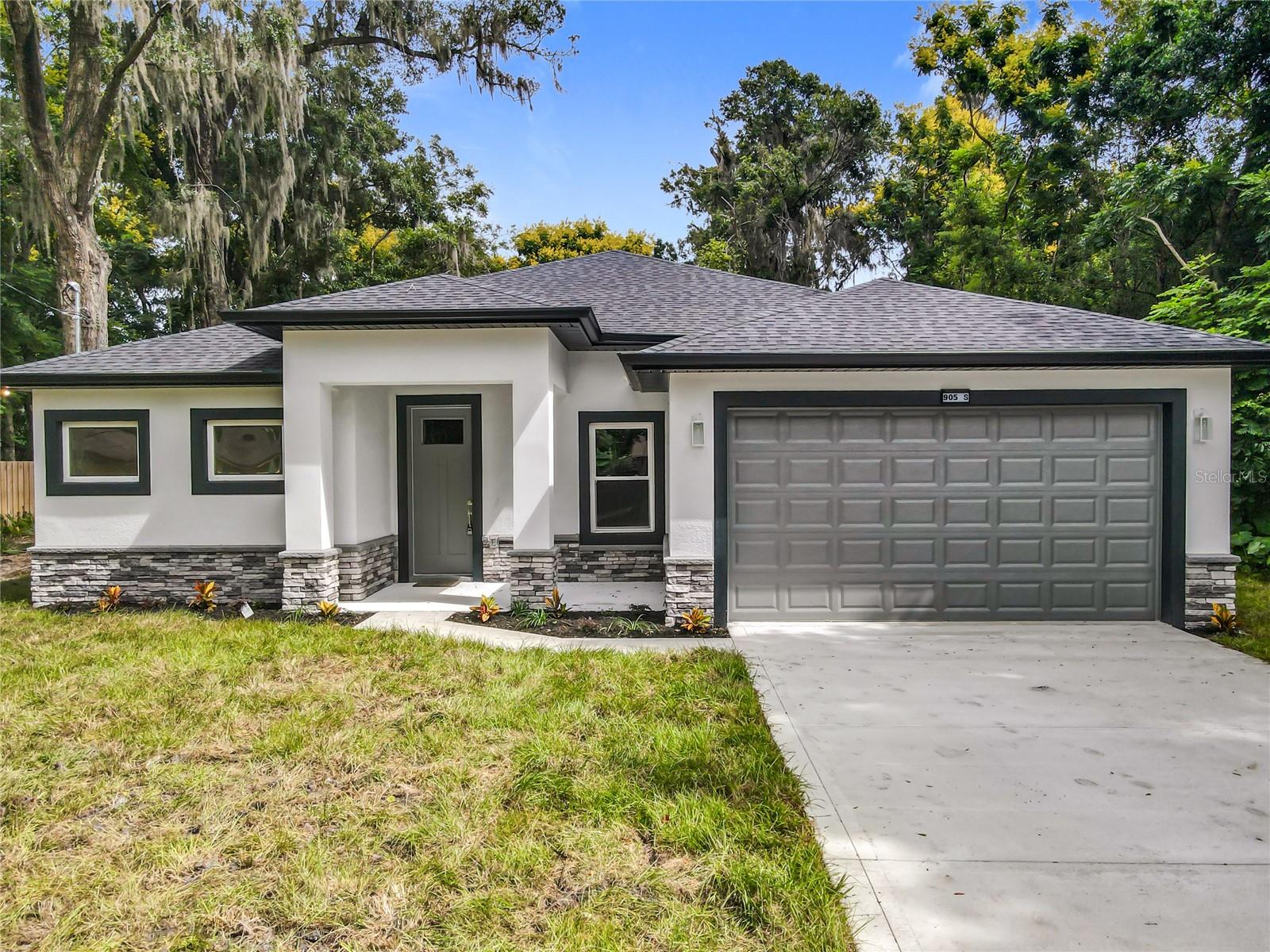 Image 3 of 54 For 905 Garfield Avenue