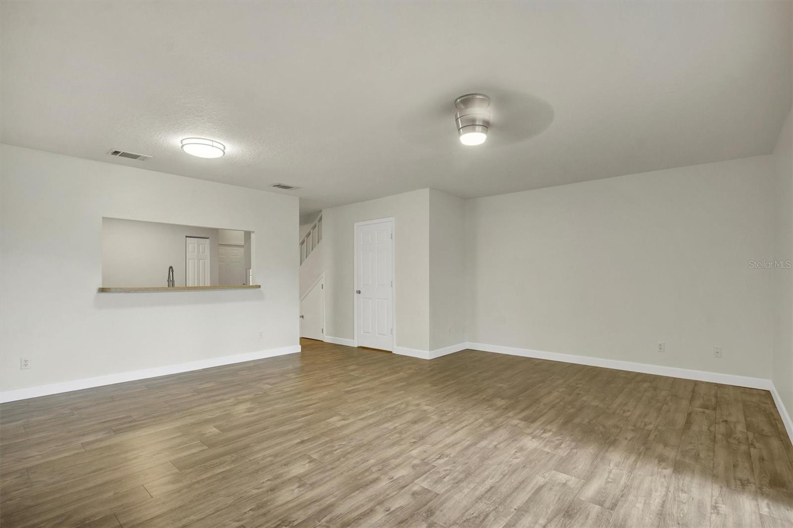 Image 4 of 38 For 2304 Isle Royale Court Se