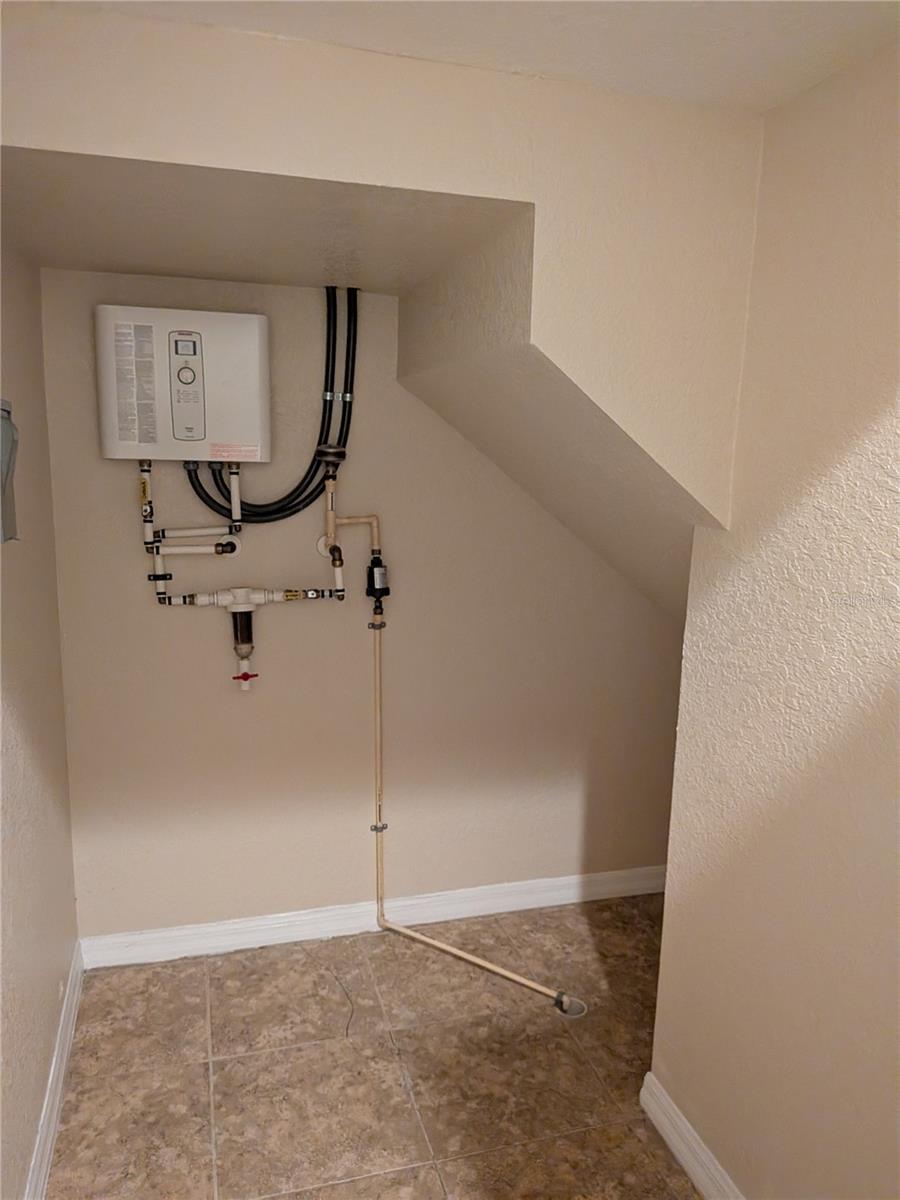 Image 16 of 38 For 1123 Chervil Drive