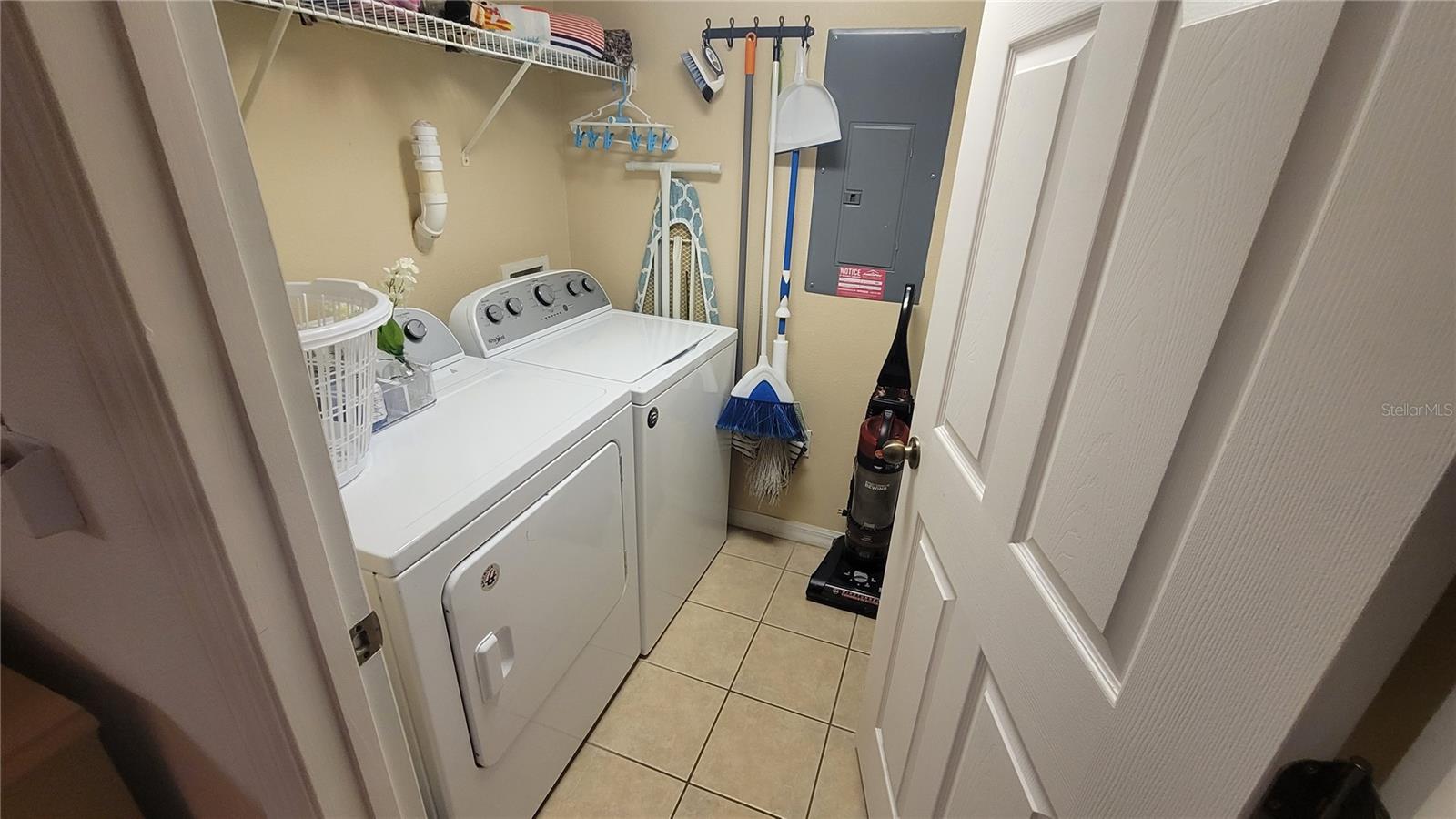 Image 21 of 37 For 8456 Crystal Cove Loop