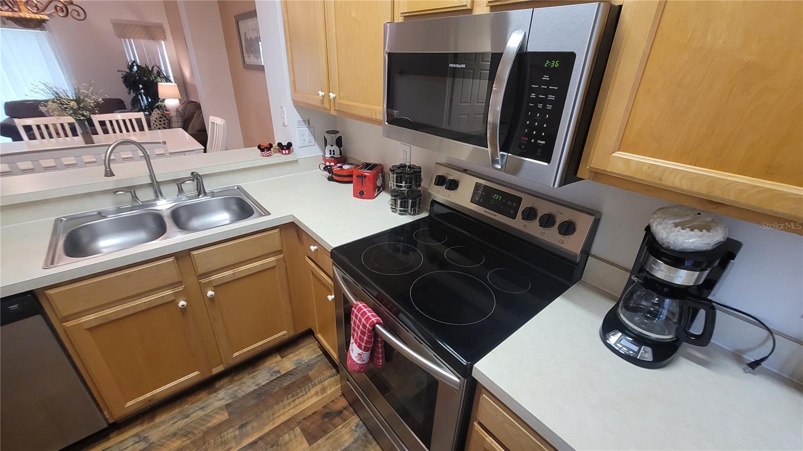 Image 9 of 37 For 8456 Crystal Cove Loop