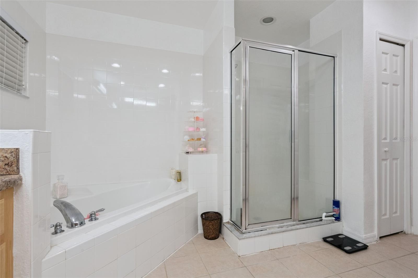 Image 16 of 57 For 3060 Pirates Retreat Court 305