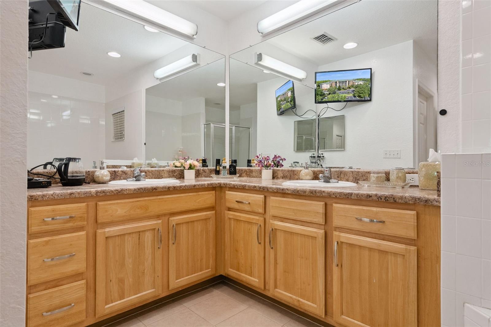 Image 17 of 57 For 3060 Pirates Retreat Court 305