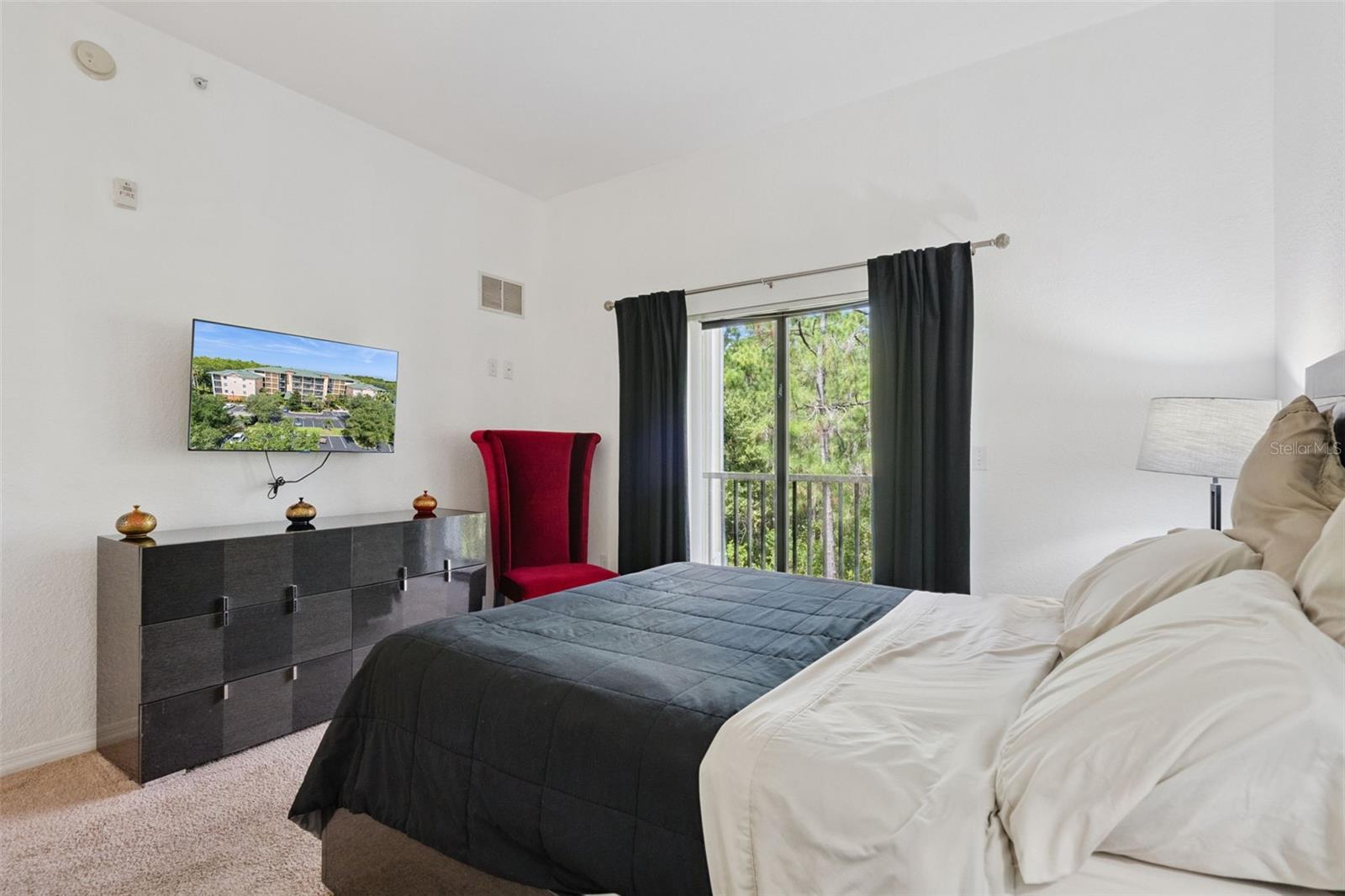 Image 19 of 57 For 3060 Pirates Retreat Court 305