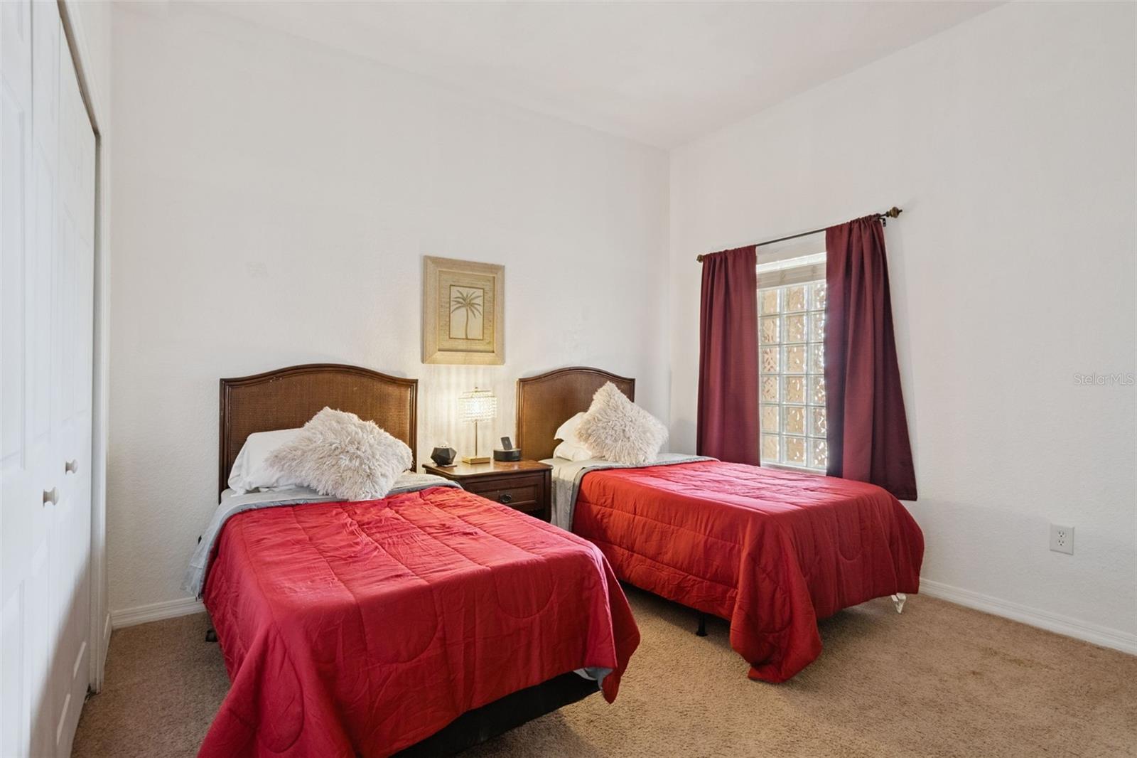 Image 23 of 57 For 3060 Pirates Retreat Court 305