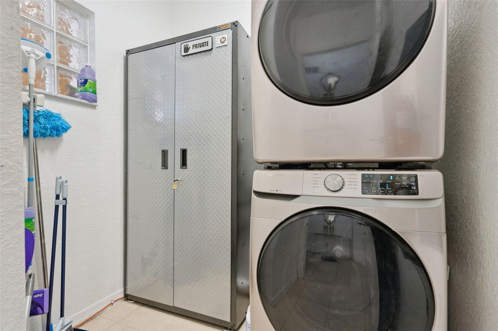 Image 26 of 57 For 3060 Pirates Retreat Court 305