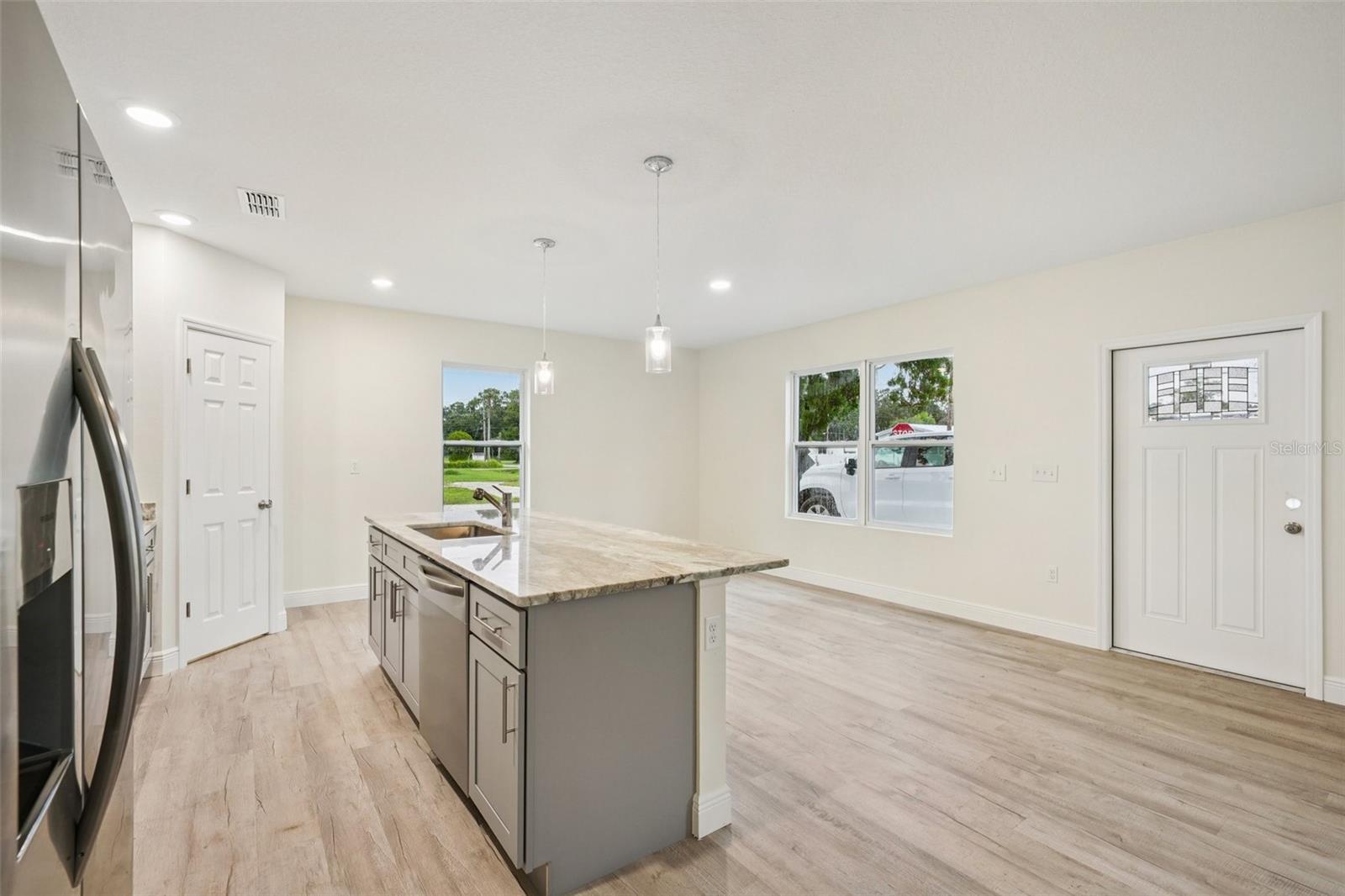 Image 17 of 61 For 626 Woodland Avenue