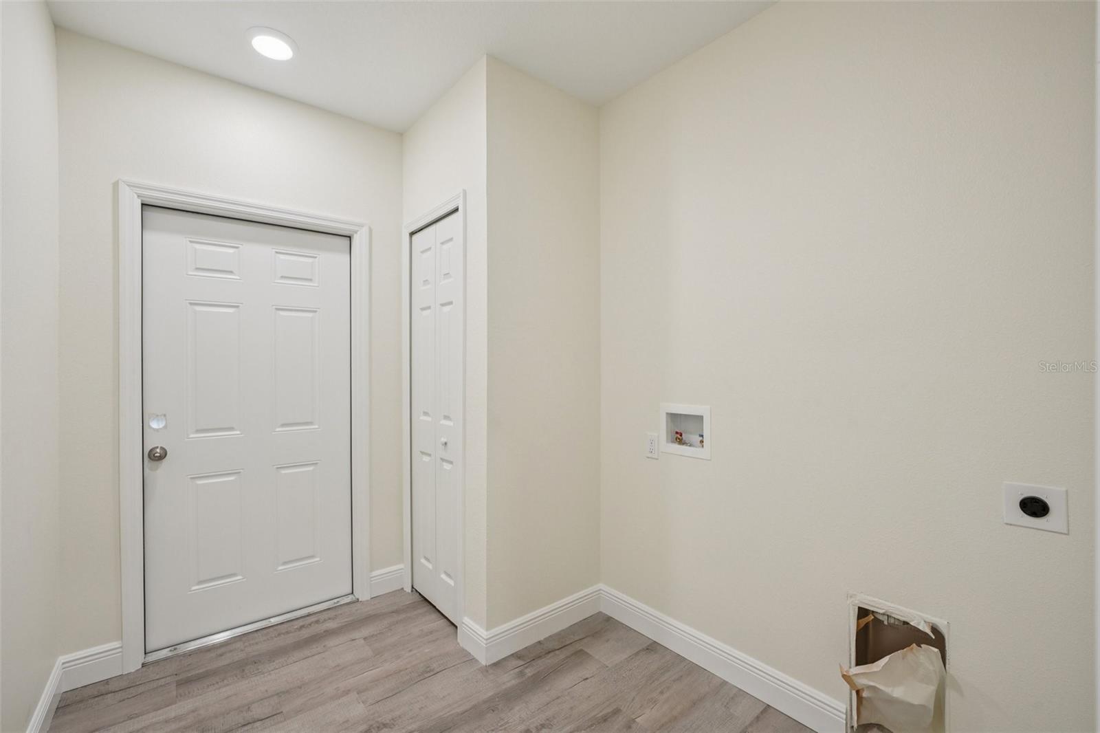 Image 37 of 61 For 626 Woodland Avenue