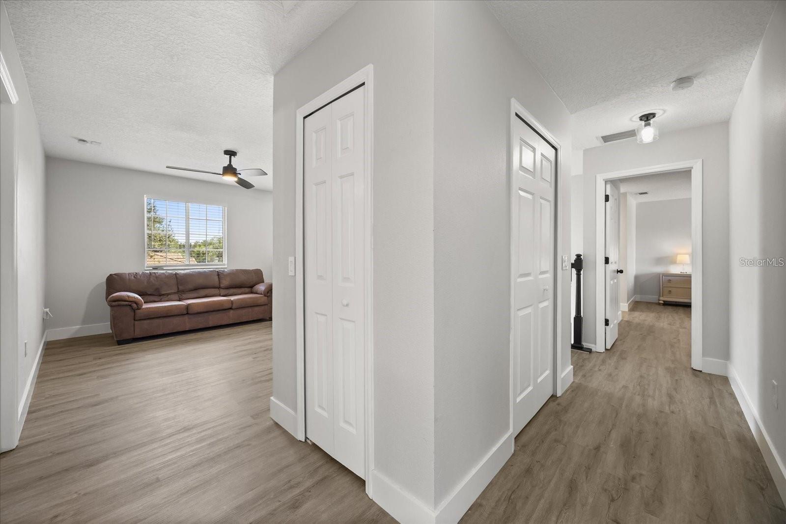 Image 10 of 37 For 724 Tahiti Drive