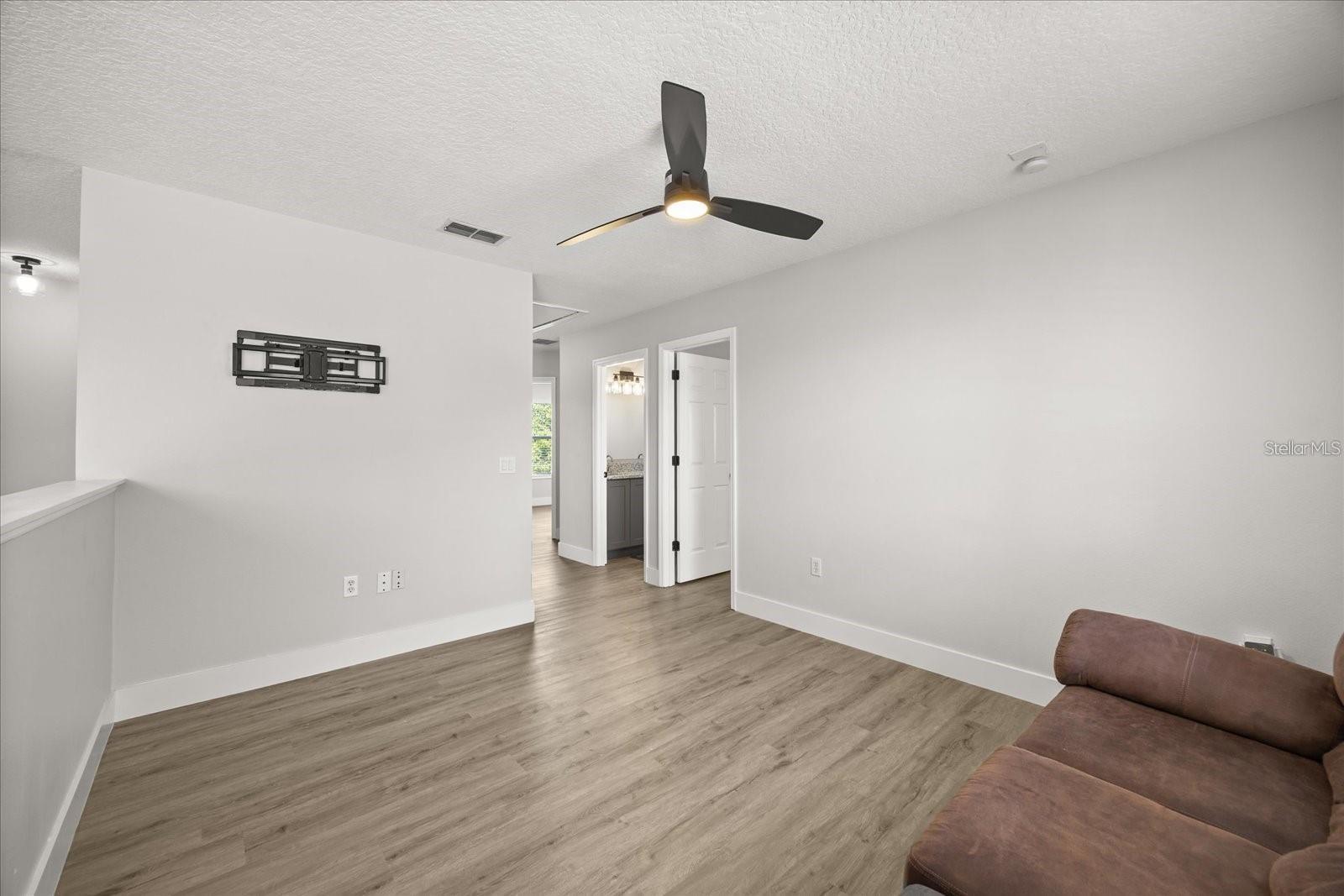 Image 11 of 37 For 724 Tahiti Drive