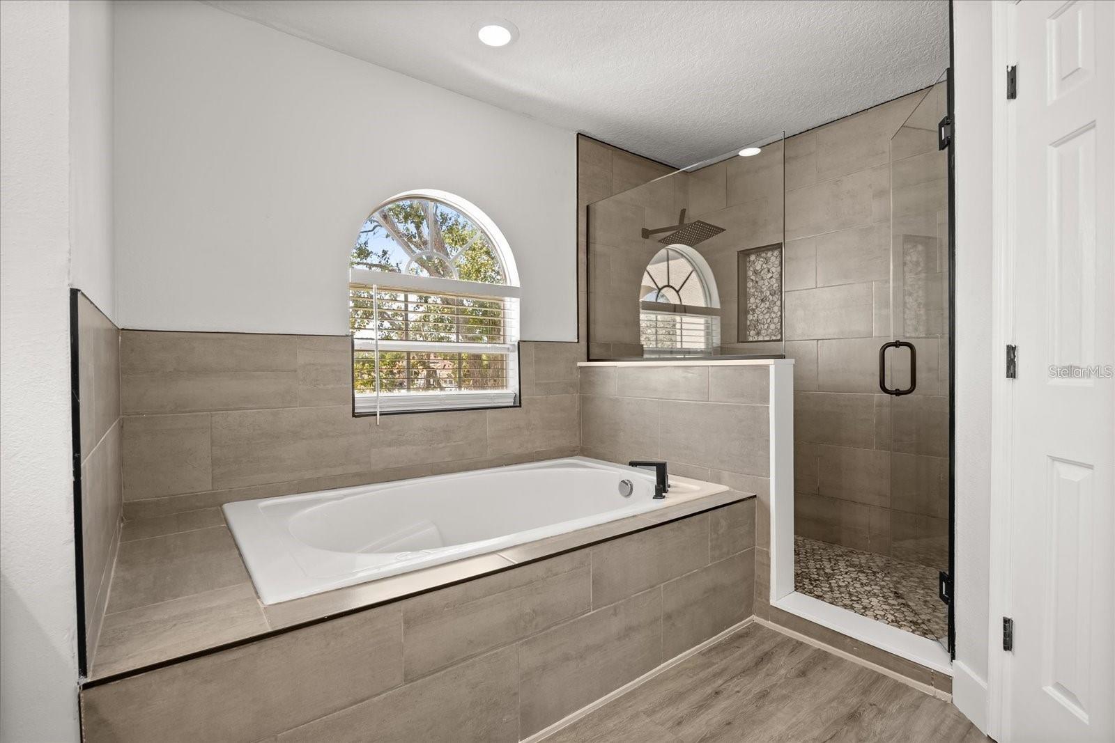 Image 23 of 37 For 724 Tahiti Drive