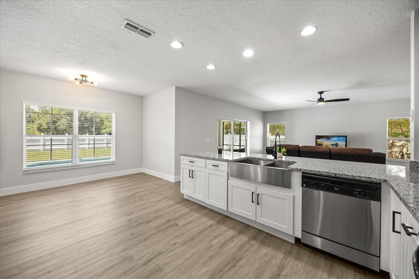 Image 32 of 37 For 724 Tahiti Drive