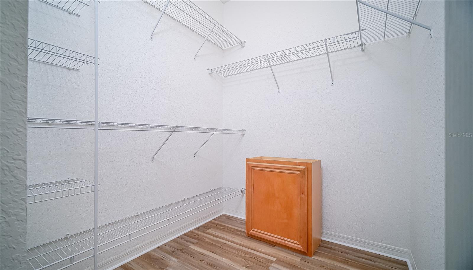 Image 11 of 27 For 6149 Metrowest Boulevard 203