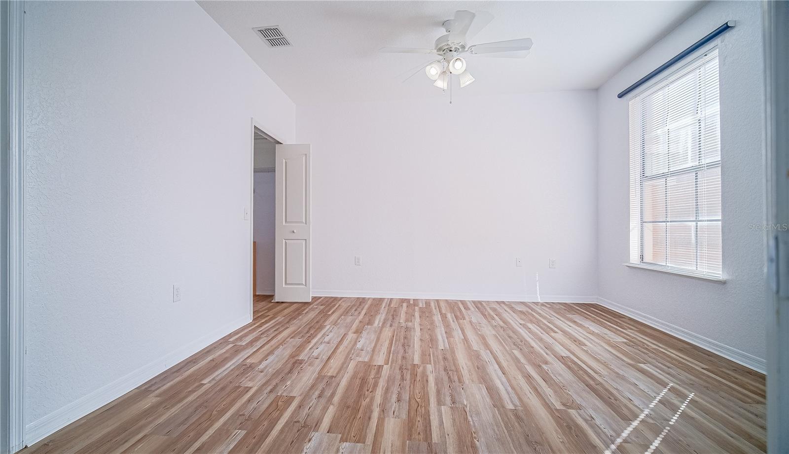 Image 13 of 27 For 6149 Metrowest Boulevard 203