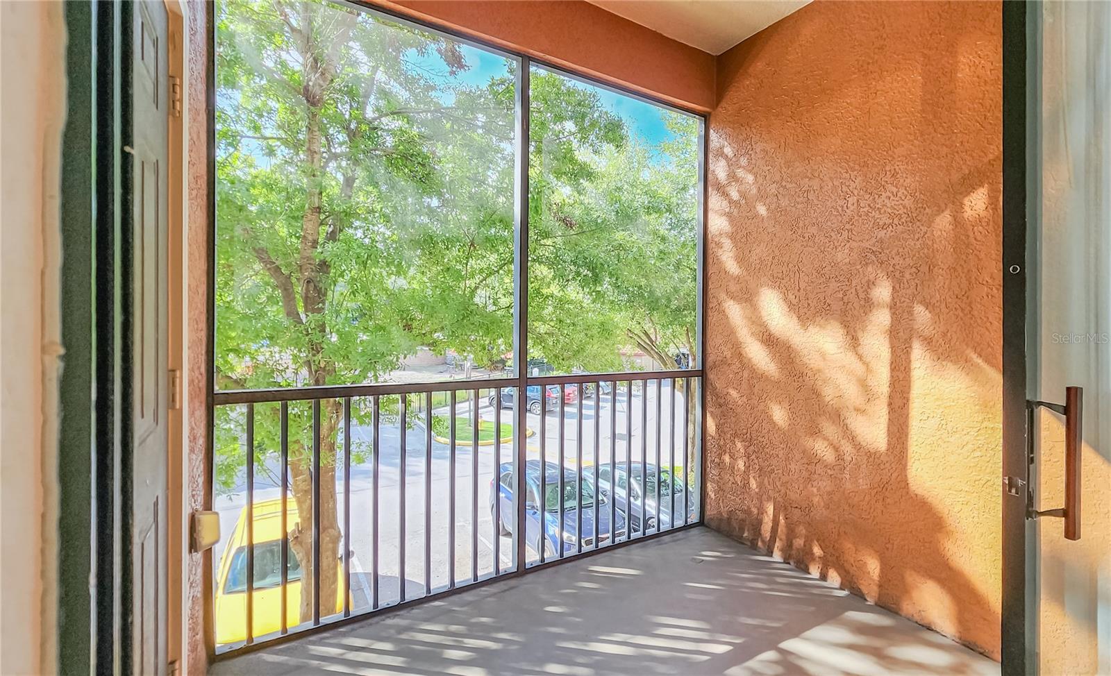 Image 17 of 27 For 6149 Metrowest Boulevard 203