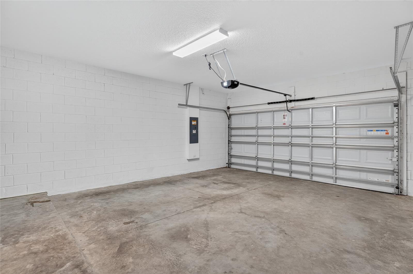 Image 16 of 56 For 2311 Victoria Drive