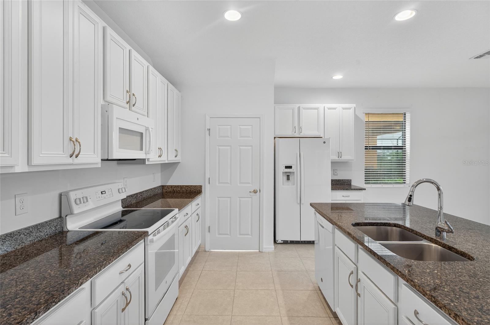 Image 19 of 56 For 2311 Victoria Drive