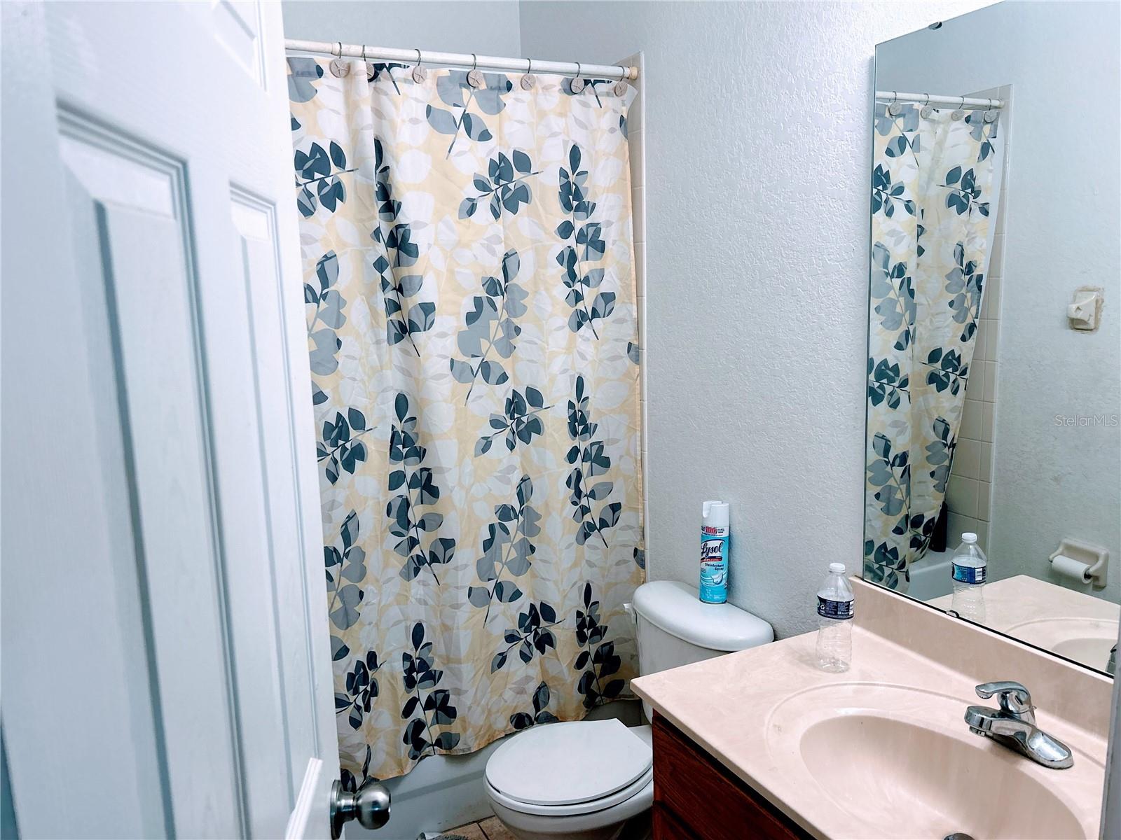Image 10 of 21 For 239 Towerview Drive W