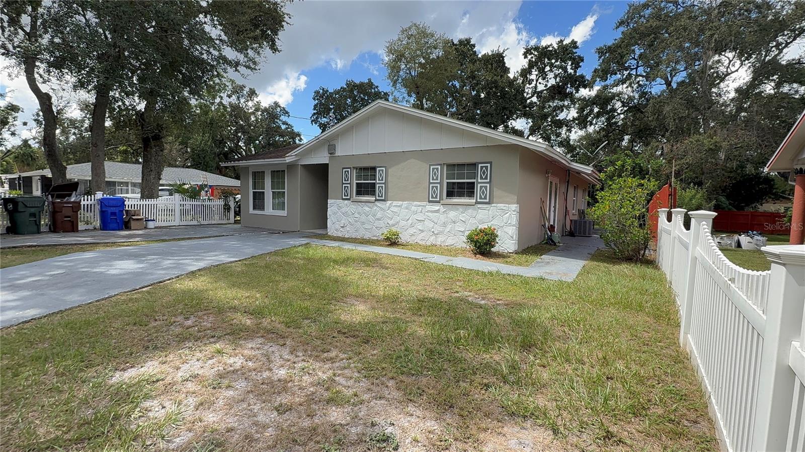 Image 21 of 27 For 226 Rosland Drive