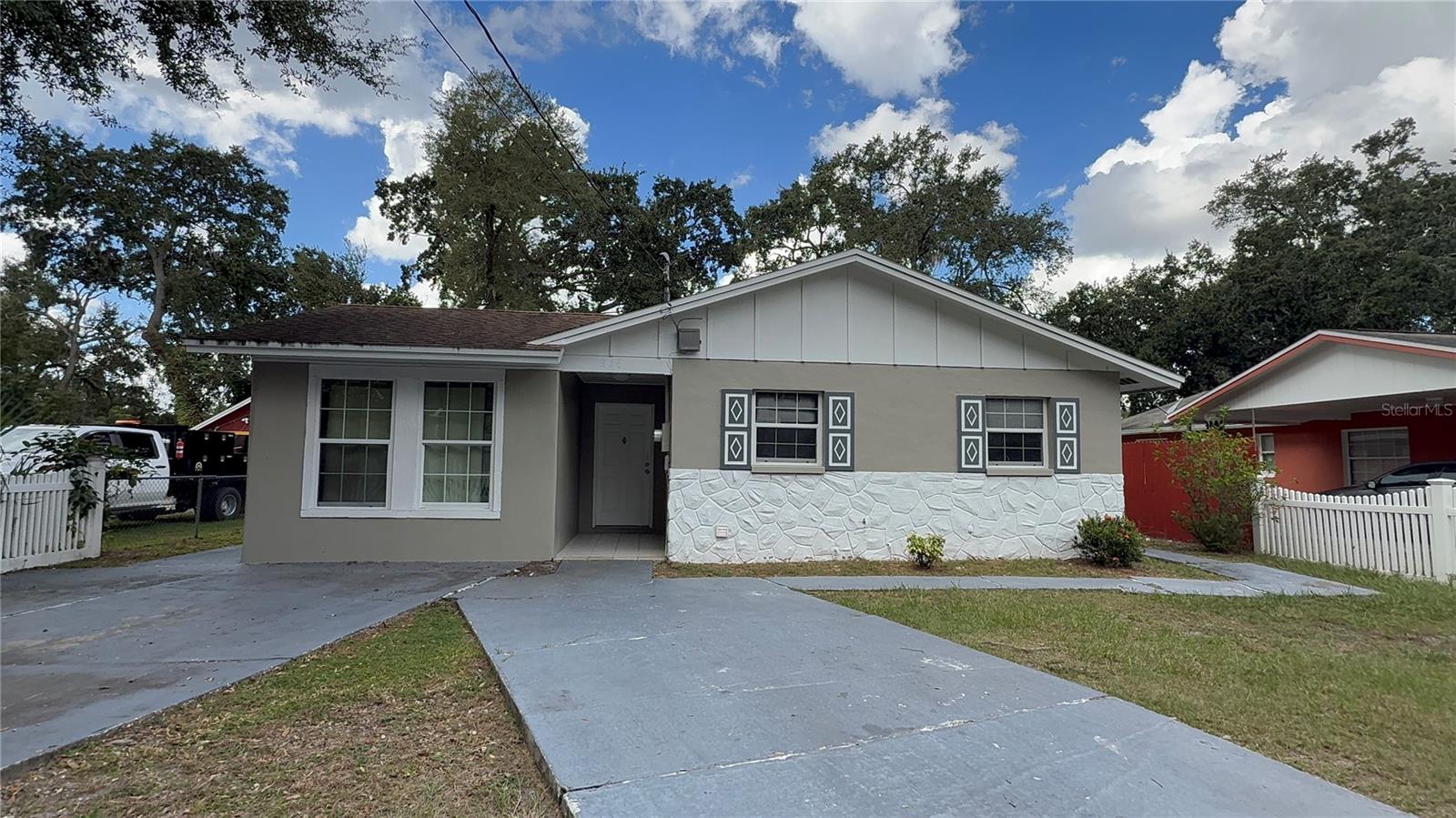 Image 4 of 27 For 226 Rosland Drive