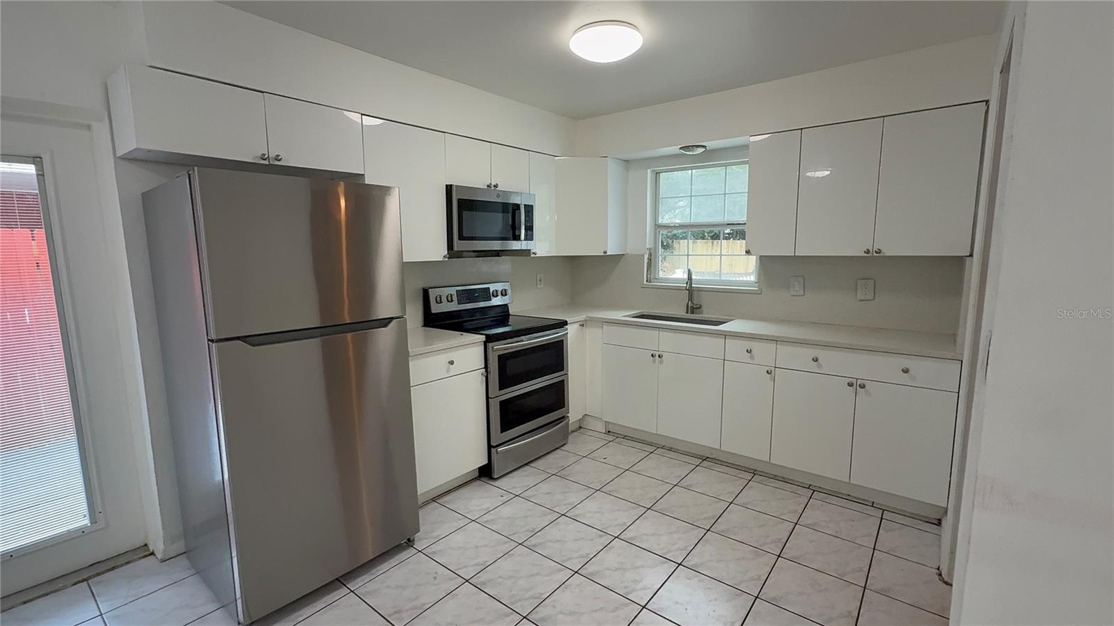 Image 9 of 27 For 226 Rosland Drive