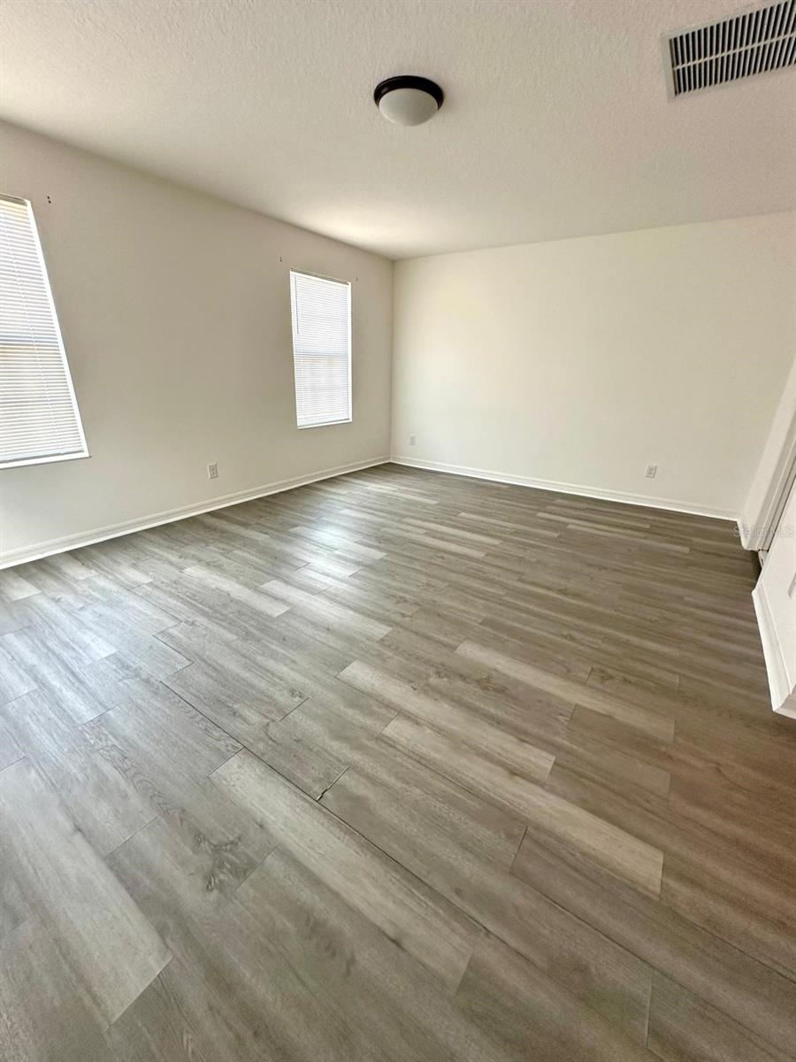 Image 12 of 21 For 5010 Greenbank Lane