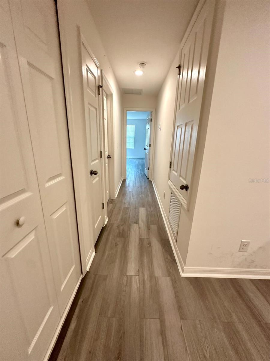 Image 14 of 21 For 5010 Greenbank Lane