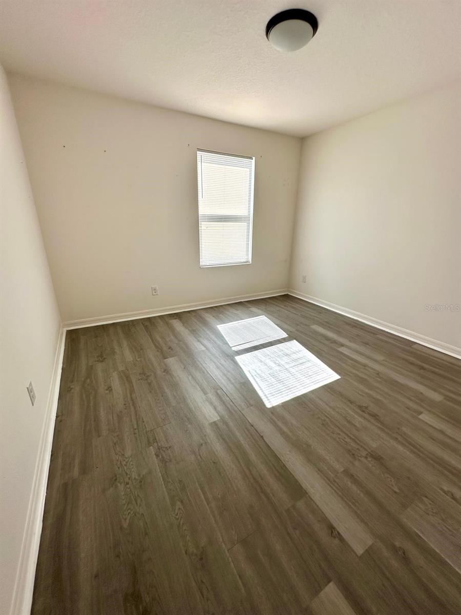 Image 16 of 21 For 5010 Greenbank Lane