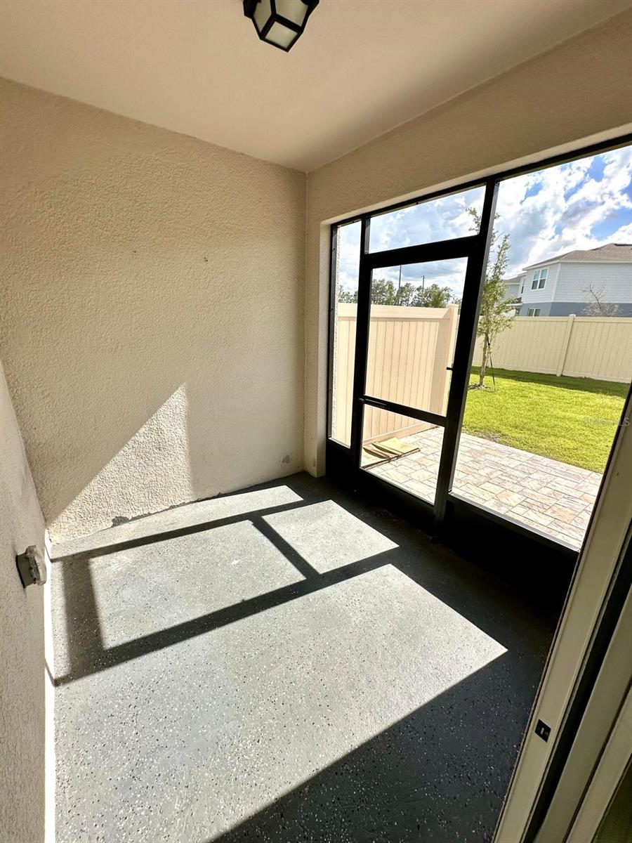 Image 18 of 21 For 5010 Greenbank Lane