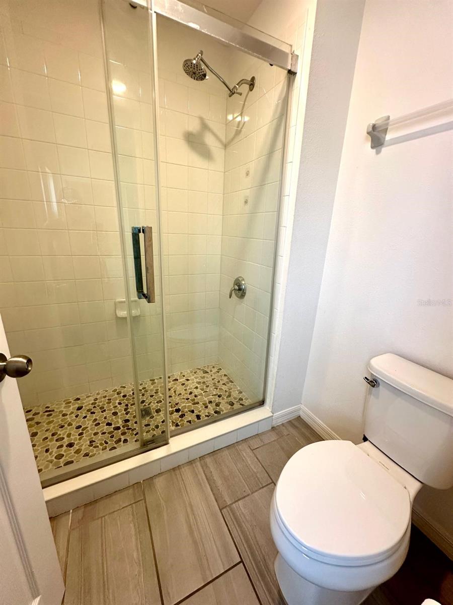 Image 9 of 21 For 5010 Greenbank Lane