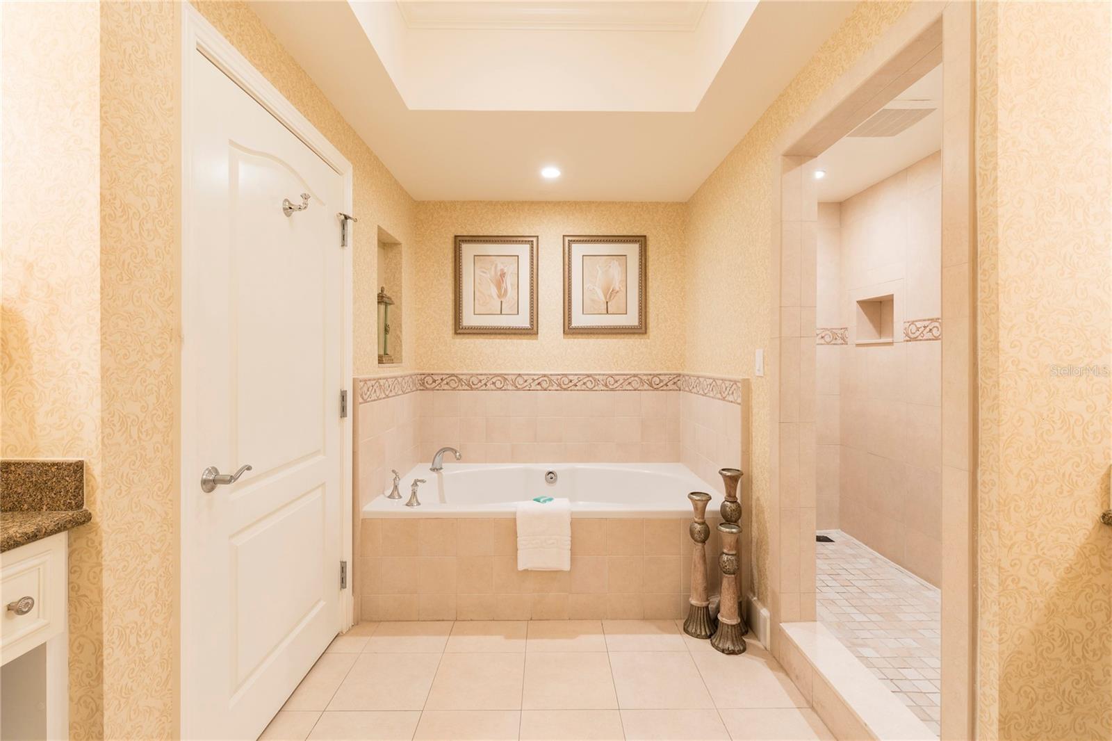 Image 8 of 15 For 7593 Gathering Drive 509