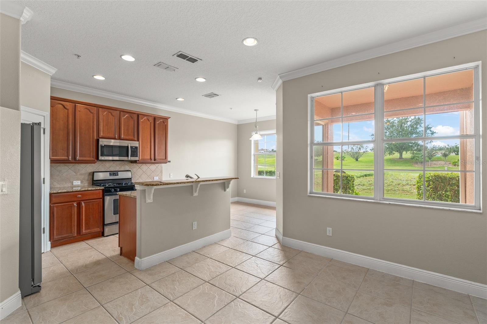 Image 10 of 43 For 868 Assembly Court